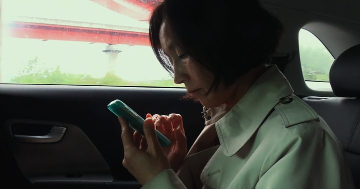 《在你面前》名导洪常秀首度大胆揭露韩国巨星“过气”形象-2 《在你面前》名导洪常秀首度大胆揭露韩国巨星“过气”形象