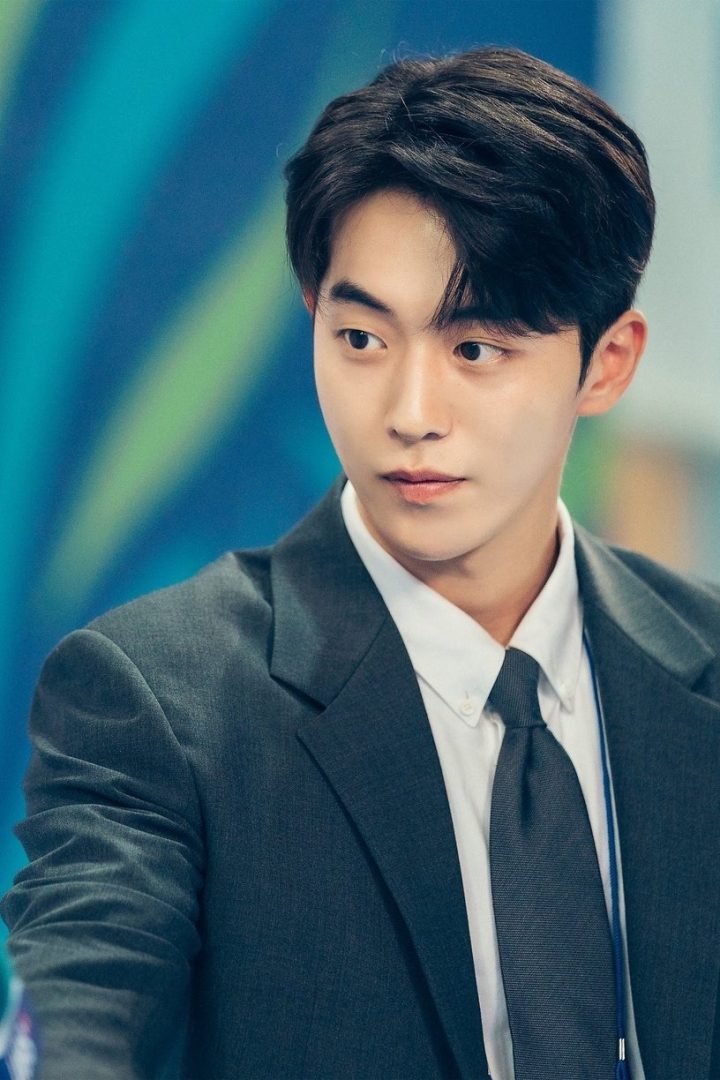 8位“反转演技评价”的韩国演员！庭沼珉《还魂》演技惊艳，IU《我的大叔》演技大跃进