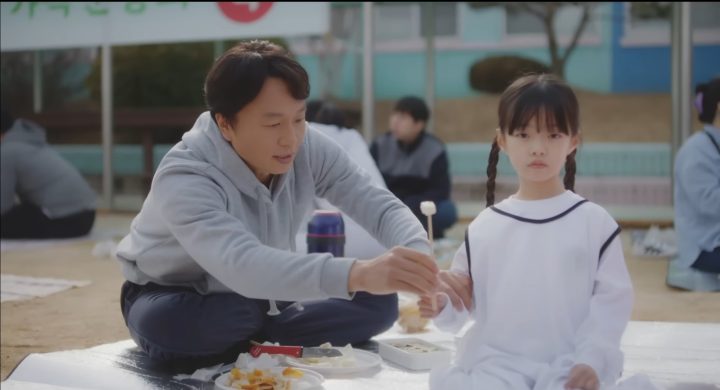 8个韩剧中“令人动容父亲角色”！《非常律师禹英祦》、《红天机》无私的爱太催泪