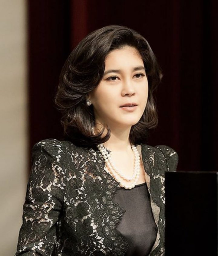 从《财阀家的小儿子》看三星公主“李富真”逆天人生!能力不输哥哥,却恋爱脑无缘继承-13 从《财阀家的小儿子》看三星公主“李富真”逆天人生!能力不输哥哥,却恋爱脑无缘继承-13