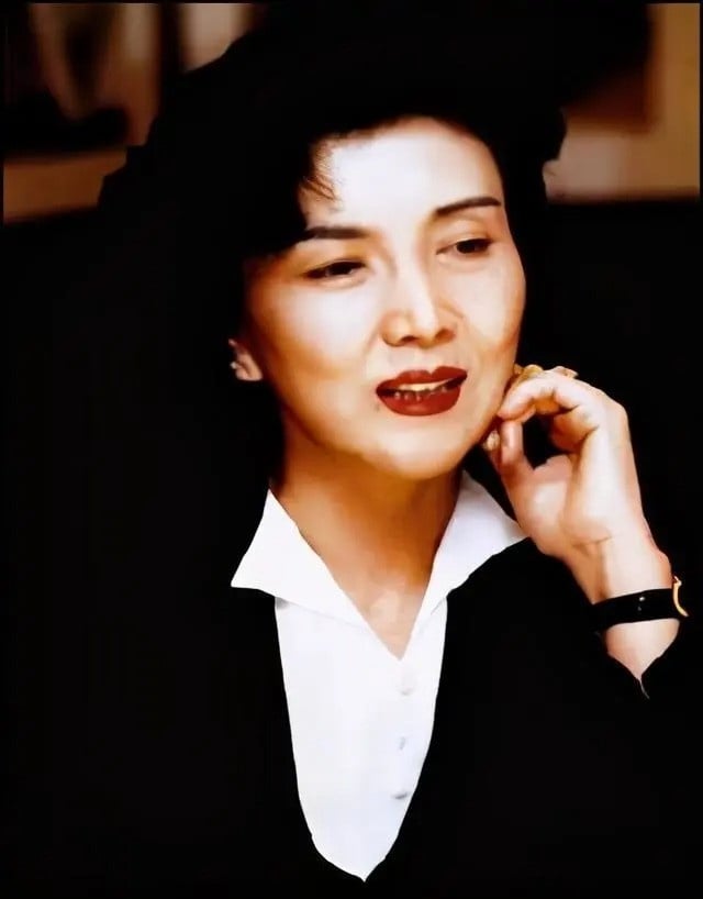 从《财阀家的小儿子》看三星太后“洪罗喜”起伏一生！韩国艺术界教母，却为子女操碎心-1