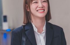 Friday影音2022年度韩剧TOP10!《财阀家的小儿子》称霸第一,《衣袖红镶边》热度不减缩略图 Friday影音2022年度韩剧TOP10!《财阀家的小儿子》称霸第一,《衣袖红镶边》热度不减缩略图
