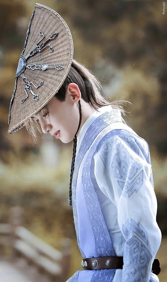 10位男星“首个古装造型”！王鹤棣造型不优，肖战杨洋帅翻，许凯帅赢宋威龙，吴磊亮了-20