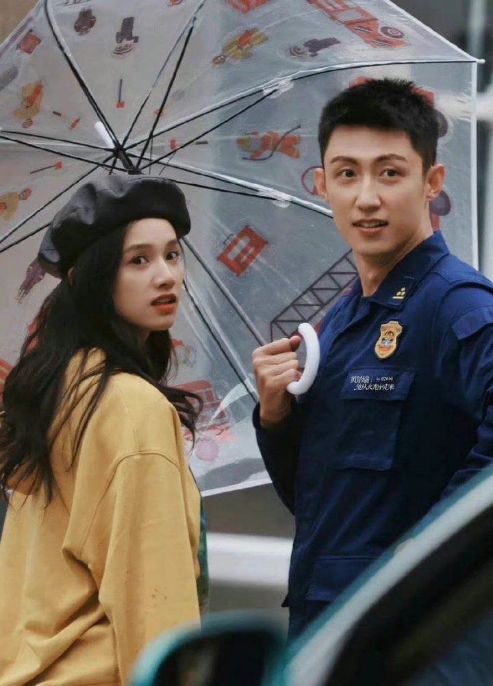 10位90后人气男星“待播国产剧”！李现2部，肖战和龚俊3部，成毅达5部，杨洋剩1部存货！-21