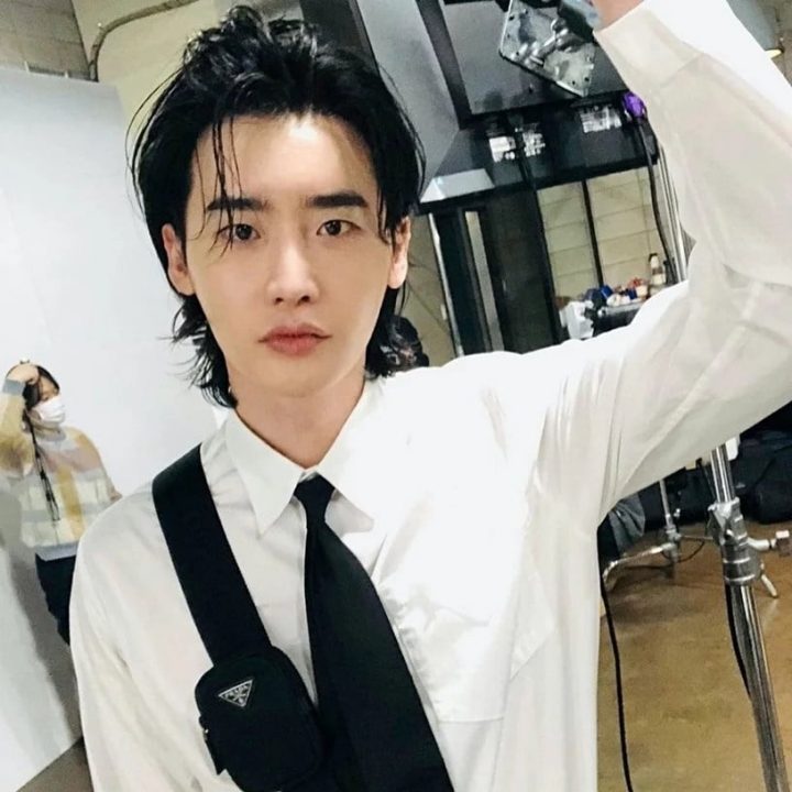 网议“最适合长发”韩国男星！《浪漫速成班》郑敬淏、金材昱帅翻，这位男神却超违和-32