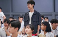 从《浪漫速成班》看真正“一等讲师”的生活！每天只睡3小时，年薪2亿竟比顶级明星还高缩略图