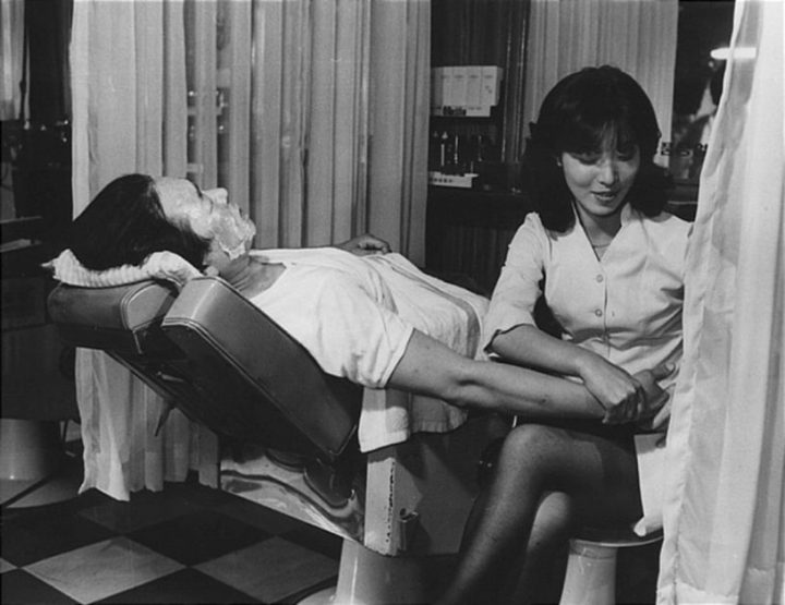 《黑暗荣耀》冷知识！同珢妈工作的“颓废理发厅”盛行于韩国80年代，似早期“摸摸茶”-9