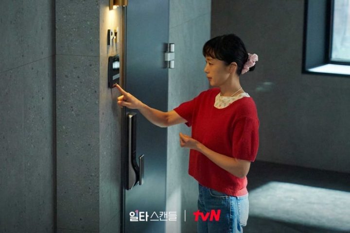 《浪漫速成班》6个感情彩蛋细节！行善“红衣服”暗示两人进展，2次“车上对话”藏呼应-1