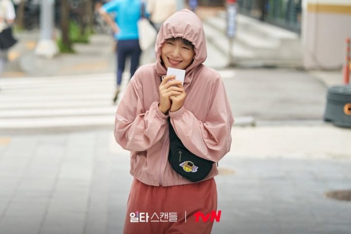 《浪漫速成班》全度妍造型很土？9套剧中造型解析，发带藏细节，根本花衬衫穿搭模板！-7