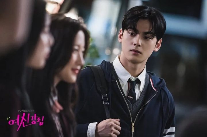 Netflix掀“旧剧逆袭”潮！《哲仁王后》&《女神降临》空降三四名，这部国产剧竟霸榜整月-10