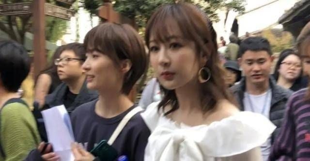 杨幂经纪人美到上热搜！高颜值明星经纪人，沈月经纪人比明星美，杨紫经纪人不出道可惜-9