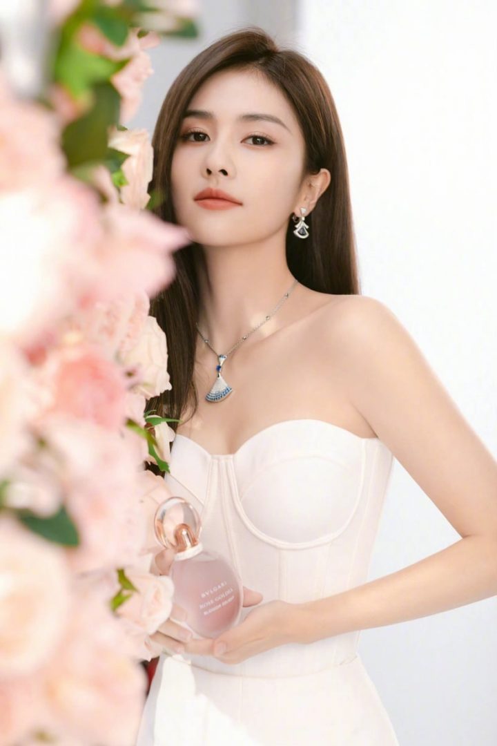 网议90花“谁还有望爆成流量”Top10！杨紫热巴地位稳，李沁第4&李一桐第3，冠军很意外-25