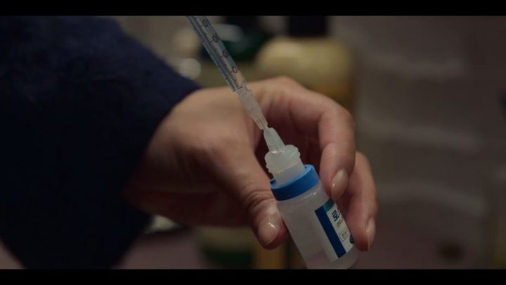 《黑暗荣耀》刷新韩剧凶器纪录！李蓑罗“素描笔”让人有心理阴影，洋酒市价一间房！-5
