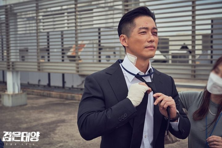 韩剧“不用替身”敬业演员！《黑暗荣耀》朴成勋水泥戏亲自来，李准基池昌旭都用命在拼-8