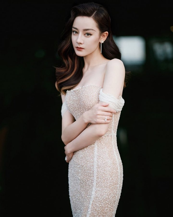 12位国产剧明星精修vs未修！刘亦菲优雅，杨洋帅气，迪丽热巴造型师被吐嘈？舒淇大获全胜-27