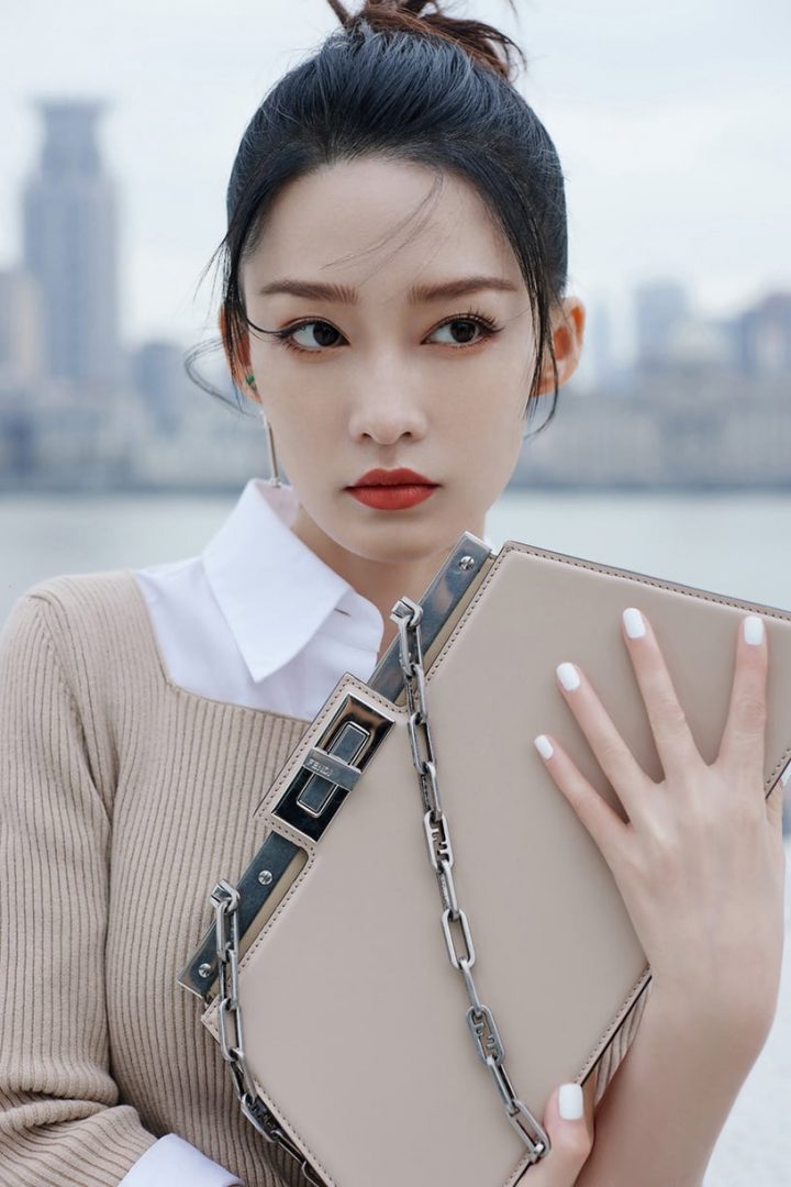 12位国产剧明星精修vs未修！刘亦菲优雅，杨洋帅气，迪丽热巴造型师被吐嘈？舒淇大获全胜-33