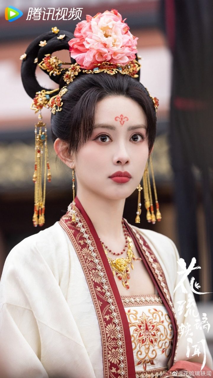 古装剧10款绝美头饰！孟子义艳丽，赵丽颖贵气，杨幂仙，《甄嬛传》华妃顶8000万在头上-4