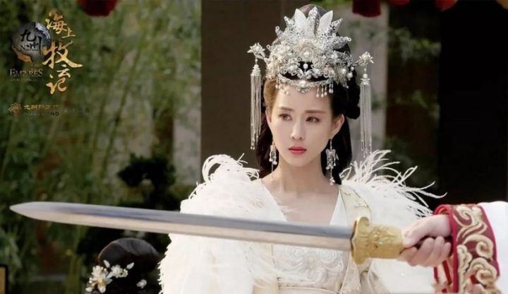 古装剧10款绝美头饰！孟子义艳丽，赵丽颖贵气，杨幂仙，《甄嬛传》华妃顶8000万在头上-20