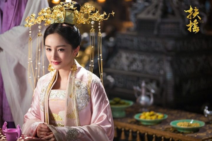 古装剧10款绝美头饰！孟子义艳丽，赵丽颖贵气，杨幂仙，《甄嬛传》华妃顶8000万在头上-24