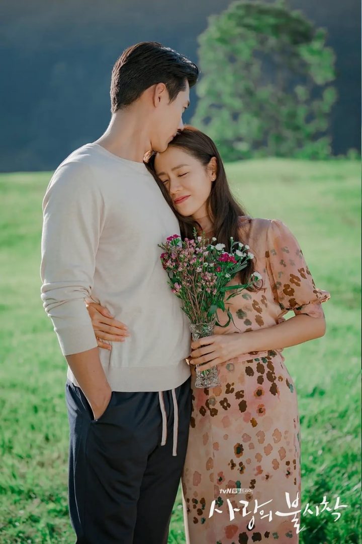 网议Netflix必看轻松喜剧！《爱的迫降》《哲仁王后》《机医》都上榜，这部意外爆口碑-3