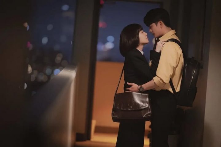 网议Netflix必看轻松喜剧！《爱的迫降》《哲仁王后》《机医》都上榜，这部意外爆口碑-6