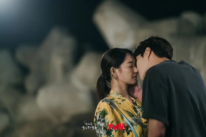 网议Netflix必看轻松喜剧！《爱的迫降》《哲仁王后》《机医》都上榜，这部意外爆口碑-10