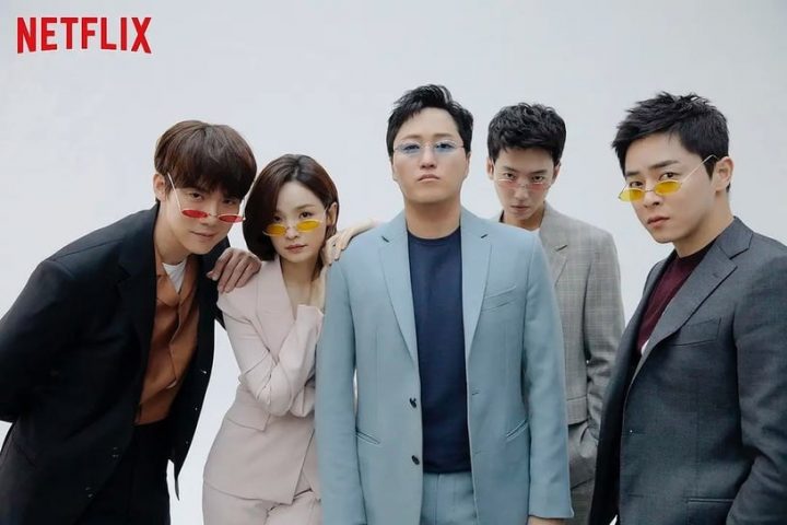 网议Netflix必看轻松喜剧！《爱的迫降》《哲仁王后》《机医》都上榜，这部意外爆口碑-26