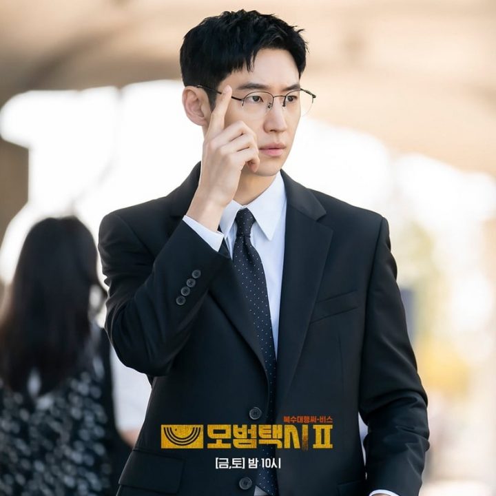 网评7位韩剧“最帅复仇男主角”！《模范出租车2》李帝勋战斗力强，李准基又惨又迷人！-1