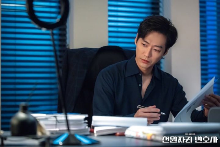 网评7位韩剧“最帅复仇男主角”！《模范出租车2》李帝勋战斗力强，李准基又惨又迷人！-5