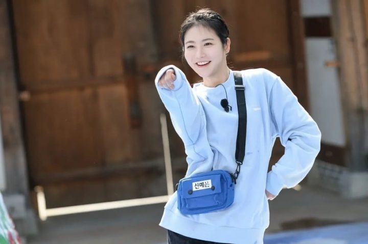 韩剧女星“舞蹈实力”！朴恩斌不输女团，李圣经跳BLACKPINK舞很性感，辛睿恩怪到搞笑-6