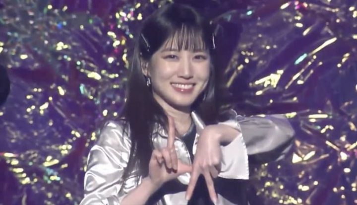 韩剧女星“舞蹈实力”！朴恩斌不输女团，李圣经跳BLACKPINK舞很性感，辛睿恩怪到搞笑-3