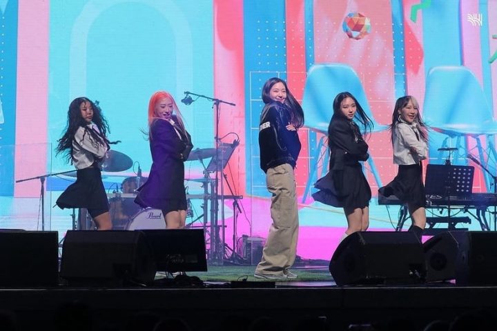 韩剧女星“舞蹈实力”！朴恩斌不输女团，李圣经跳BLACKPINK舞很性感，辛睿恩怪到搞笑-11