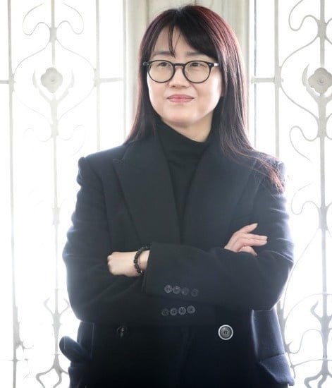 2023“金牌编剧”都推出顶级韩剧！不只《黑暗荣耀》，金秀贤金智媛《眼泪女王》最瞩目-1