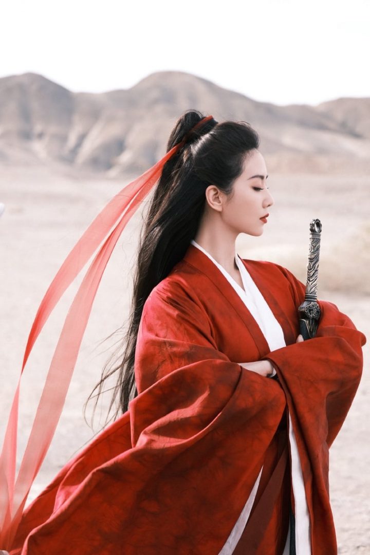古装剧10位“仪态天花板”气质美人！白鹿现代感重？热巴大方优雅，而她真是天选古代人-7