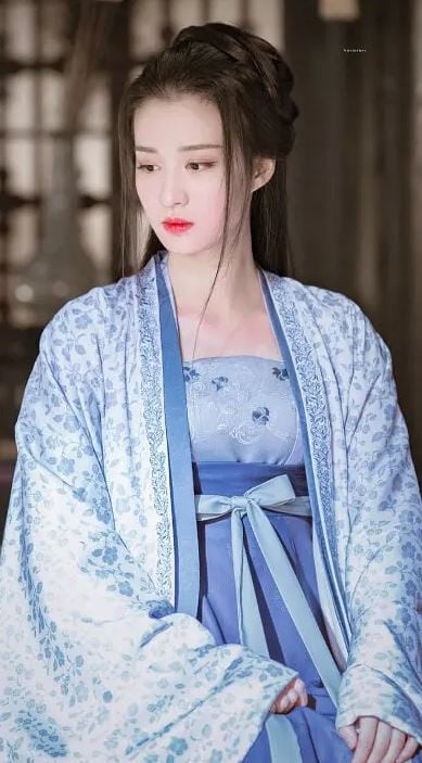 古装剧10位“仪态天花板”气质美人！白鹿现代感重？热巴大方优雅，而她真是天选古代人-17