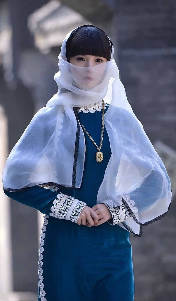 古装剧10位“仪态天花板”气质美人！白鹿现代感重？热巴大方优雅，而她真是天选古代人-19
