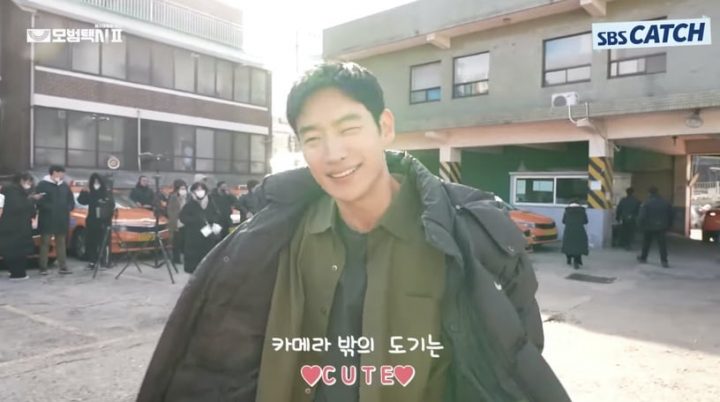 《模范出租车2》戏外趣事！确定有第3季？温室长道歉了，李帝勋和表艺珍戏外真是甜翻了-9