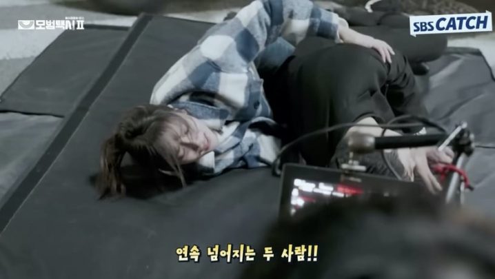 《模范出租车2》戏外趣事！确定有第3季？温室长道歉了，李帝勋和表艺珍戏外真是甜翻了-4