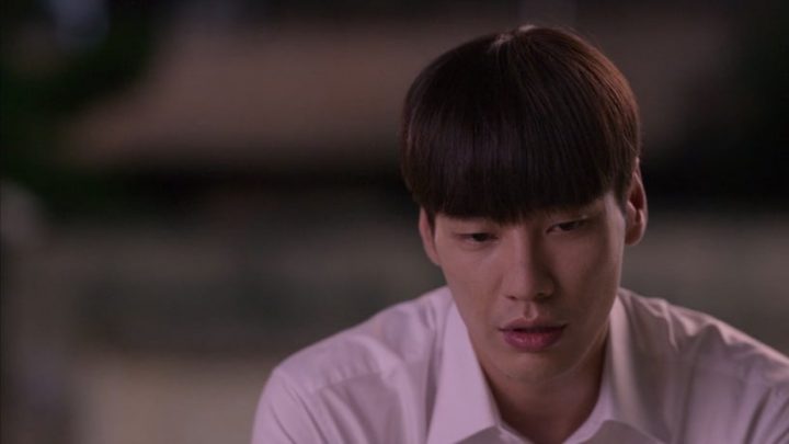 《原来这就是爱啊》15句疼痛爱情金句：“去理解某个人的孤独，可能就是爱情的开端。”-7