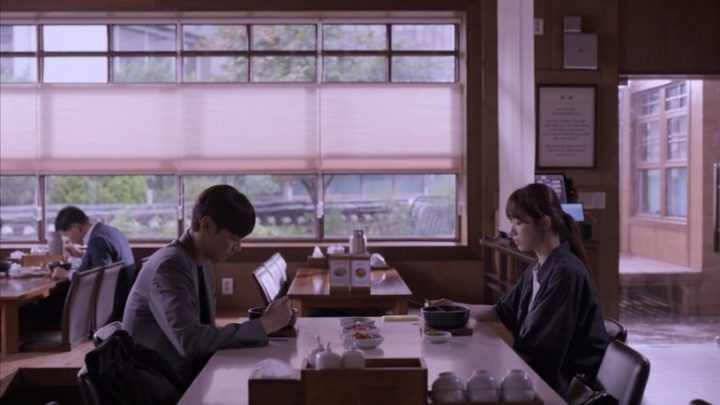 《原来这就是爱啊》15句疼痛爱情金句：“去理解某个人的孤独，可能就是爱情的开端。”-13