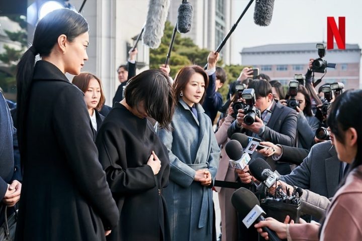 《女王制造者》剧情“隐藏细节”！剧名暗示打破性别，“围巾”象征导禧被系上项圈-12