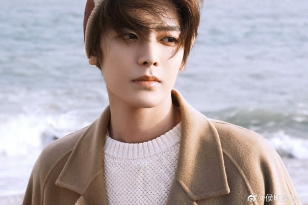 “侯明昊”介绍＋12部国产剧推荐！前SM练习生，仙侠《护心》热播中-2