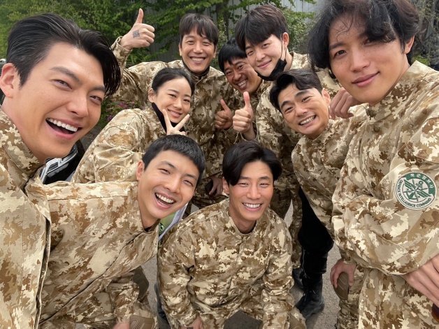 韩剧《末日骑士》12位快递员演员IG介绍！他撞脸“BTS南俊”，肌肉欧爸快追踪-16