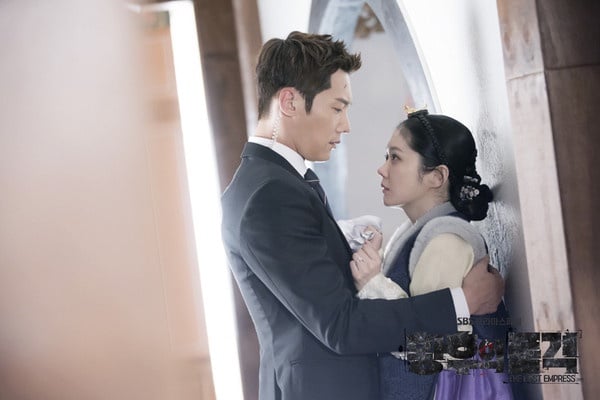 《特务家族》张娜拉搭档9位韩剧男星！和郑敬淏&张基龙&崔振赫也搭，但都比不过张赫-19