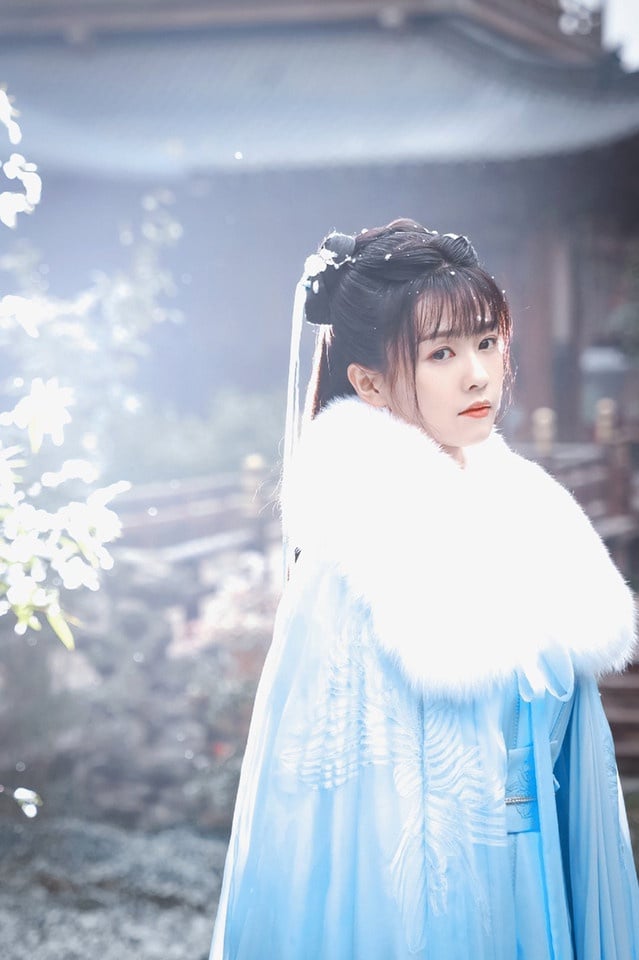 白鹿20个古装造型！《长月烬明》灵动，《周生如故》温婉，和赵露思同款丑浏海谁赢了？-25