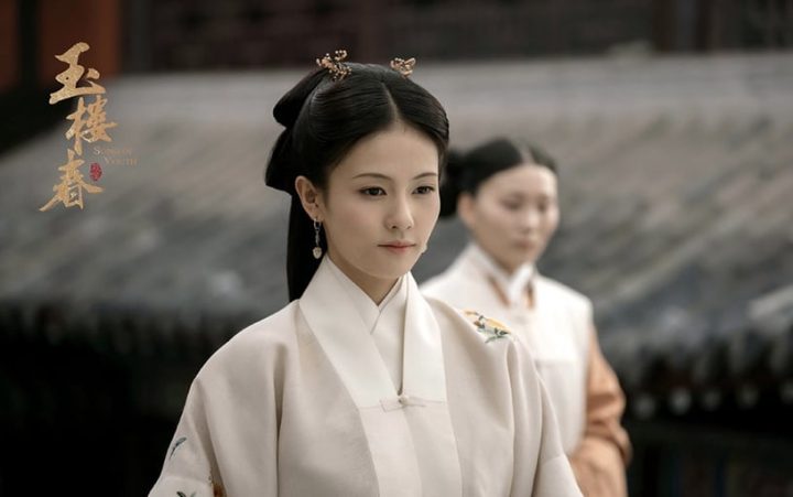 白鹿20个古装造型！《长月烬明》灵动，《周生如故》温婉，和赵露思同款丑浏海谁赢了？-30