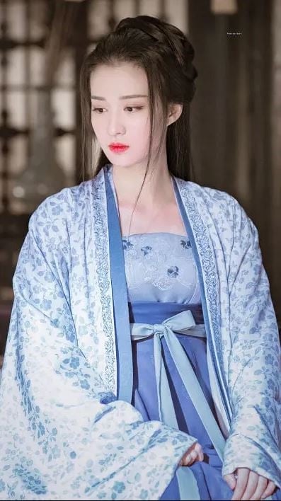 网评“最美古装女神”TOP10！赵露思没进榜，热巴第十，刘诗诗赢杨幂，冠军是真仙女吧-6