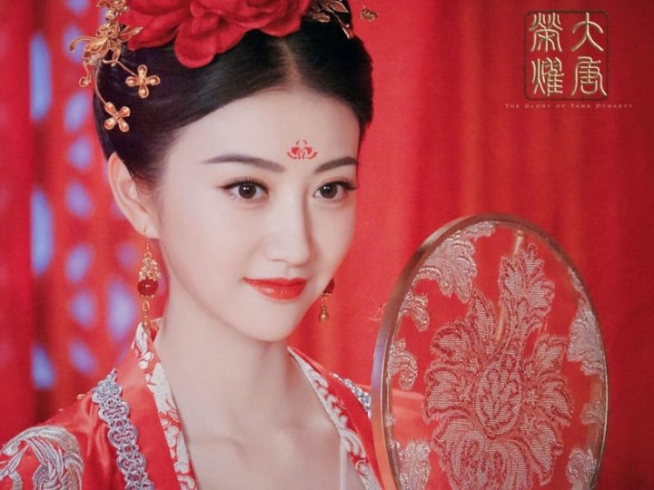 网评“最美古装女神”TOP10！赵露思没进榜，热巴第十，刘诗诗赢杨幂，冠军是真仙女吧-7