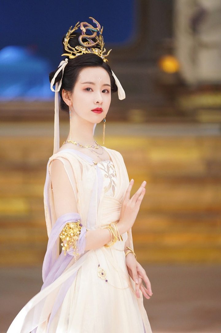 网评“最美古装女神”TOP10！赵露思没进榜，热巴第十，刘诗诗赢杨幂，冠军是真仙女吧-15