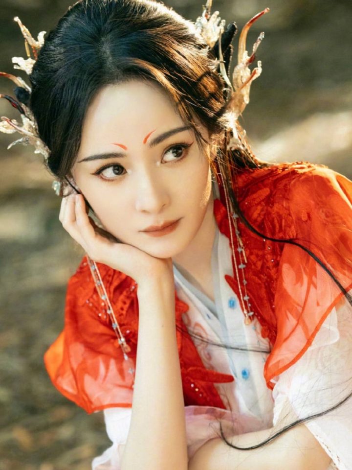 网评“最美古装女神”TOP10！赵露思没进榜，热巴第十，刘诗诗赢杨幂，冠军是真仙女吧-21